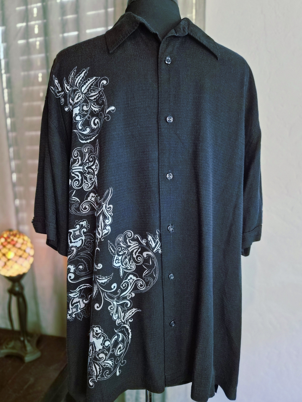SOBRINO Dark Navy Short-Sleeve Button-Up Shirt with White Scroll Print #0382